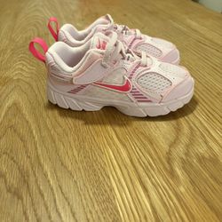 Toddler Nike V5 RNR Sneaker Size 9c
