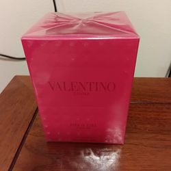 Valentino perfume