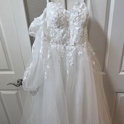 Unused Wedding Dress With Removable Romantic Off-shoulder Lace And Tulle Sleeves