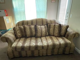 Vintage Noah's Manufacturing Floral Sofa