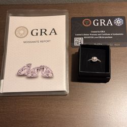 VVS1 Moissanite Engagement Ring