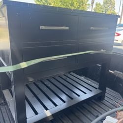 36” Vanity In Excellent Condition Like You