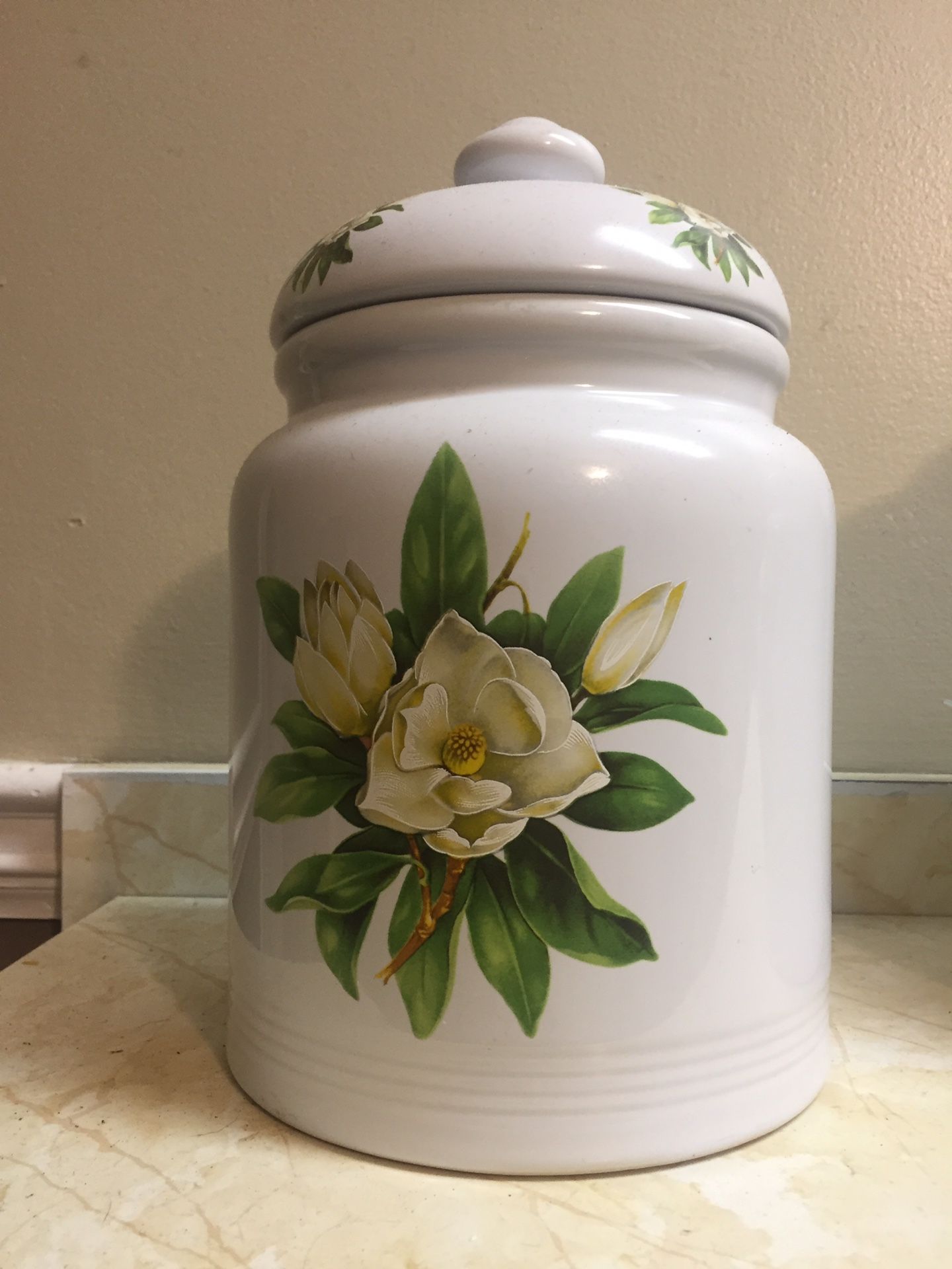 Kitchen canisters