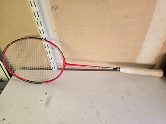 Arch muscle 300 badminton racket