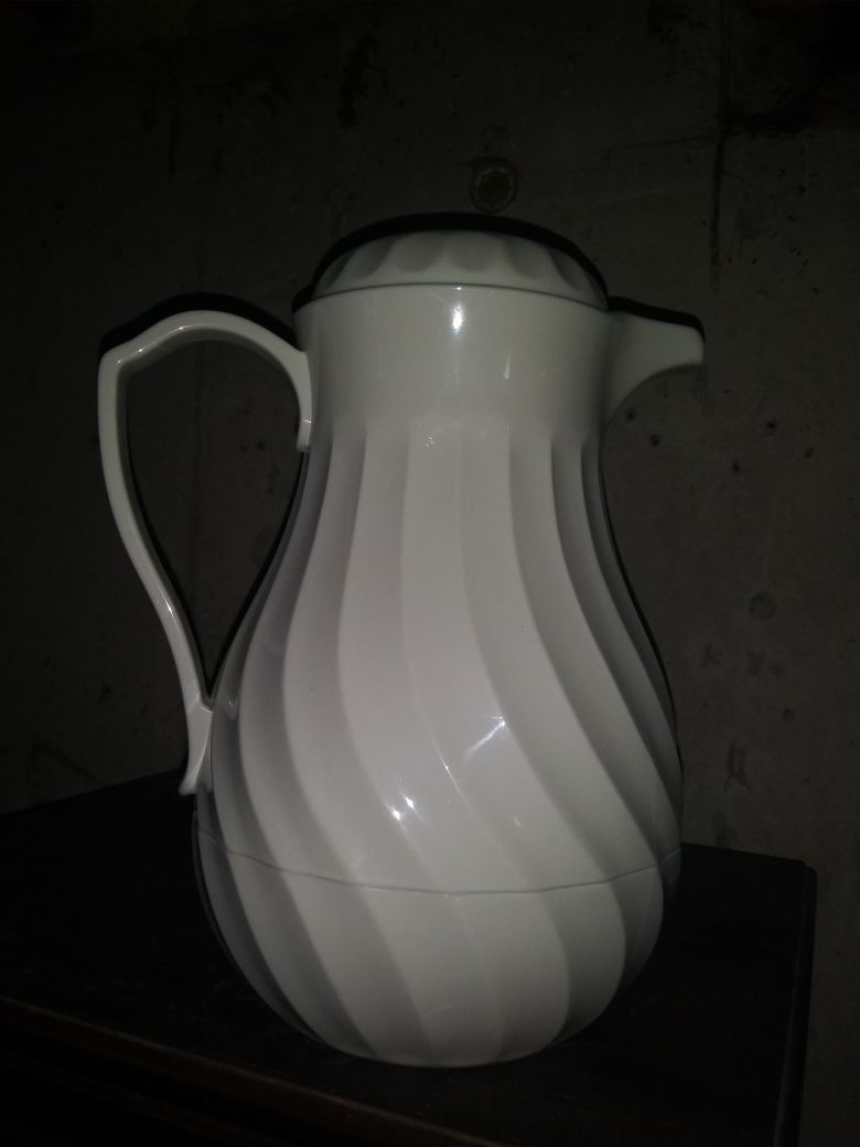 Coffee swirl carafe