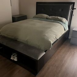 QUEEN SIZE BED