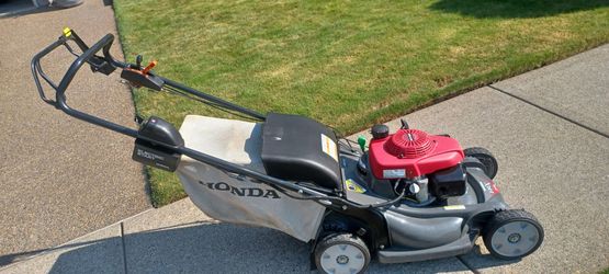 Super nice Honda hrx 217 self-propelled lawn mower with Honda 190cc engine with blade stop rotary stop