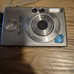 Canon PowerShot S230 Digital ELPH camera