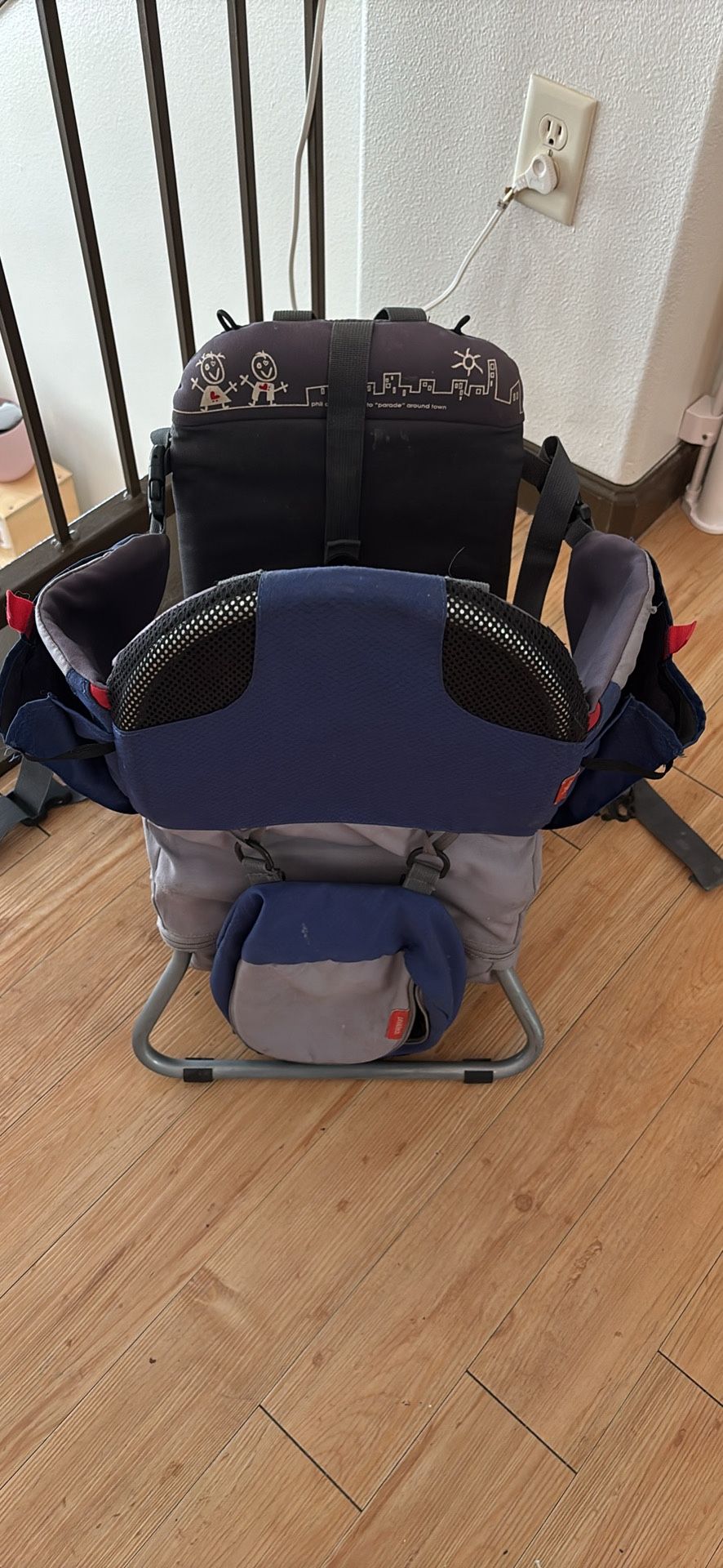 Phil and Teds Metro Backpack Carrier Hiking Gear Blue/Red