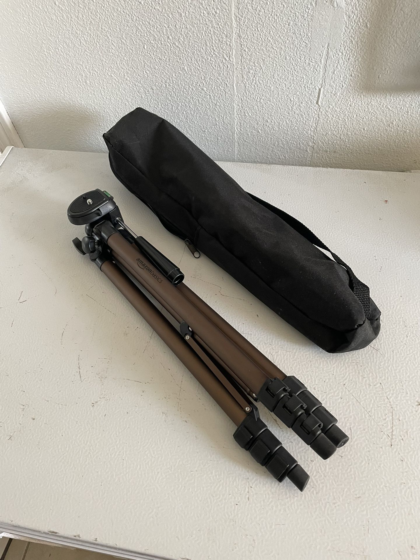 Amazon Basic Tripod 