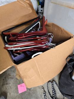 Large box of 77 hangers