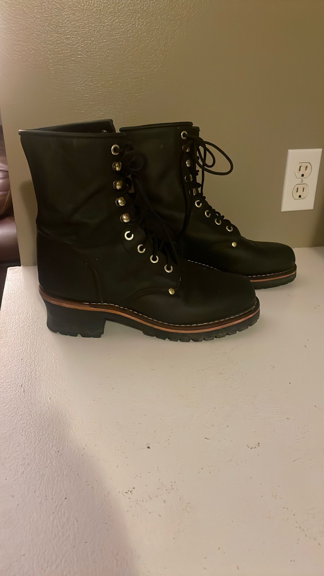 Women’s Georgia Logger Boots Size 9