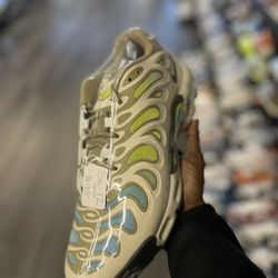 Nike AM Plus Drift Phantom Khaki 