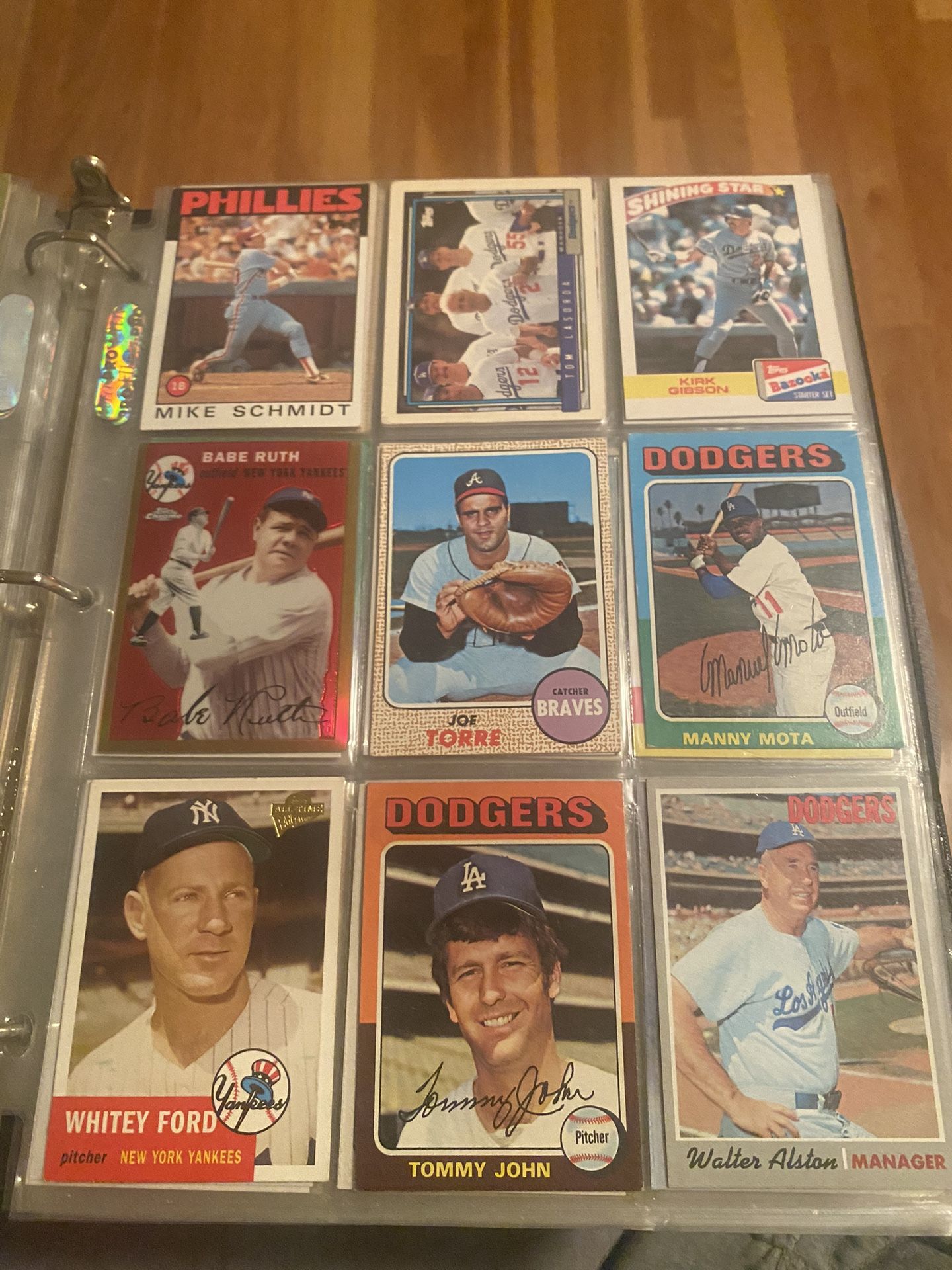 how to get rare baseball cards More than $2 million worth of vintage stolen from Strongsville Collectors Convention Rare 1969 WILLIE MAYS Signed
