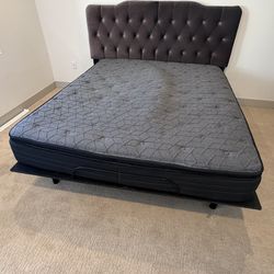 King Size Electric Adjustable Bed W/Sealy Posturepedic Mattress