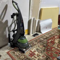 Bissell Professionals Pet Carpet Cleaner 