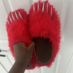 bravest studios bear claws red