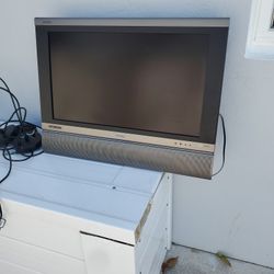 Sharp TV "32" Works Great Speaker Works Great As Well