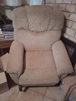high quality lift chairs Lazy Boys, Golden and Pride $100 to $300