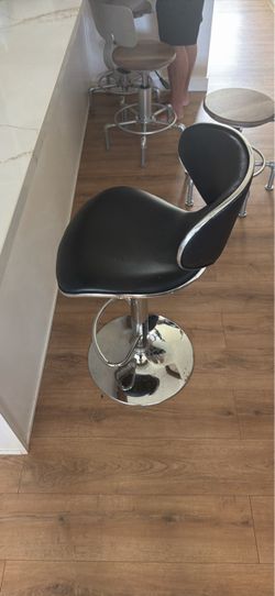 Black Leather Swivel Bar Stool