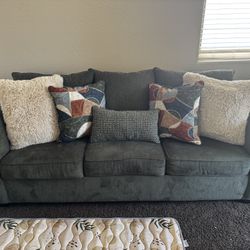 Brynn Green 88" Sofa & 64'' Loveseat