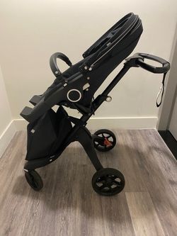 Stokke Xplory V6 Stroller – All Black (2019) + Accessories