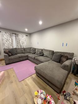 Large Gray Fabric Sectional Sofa with Chaise