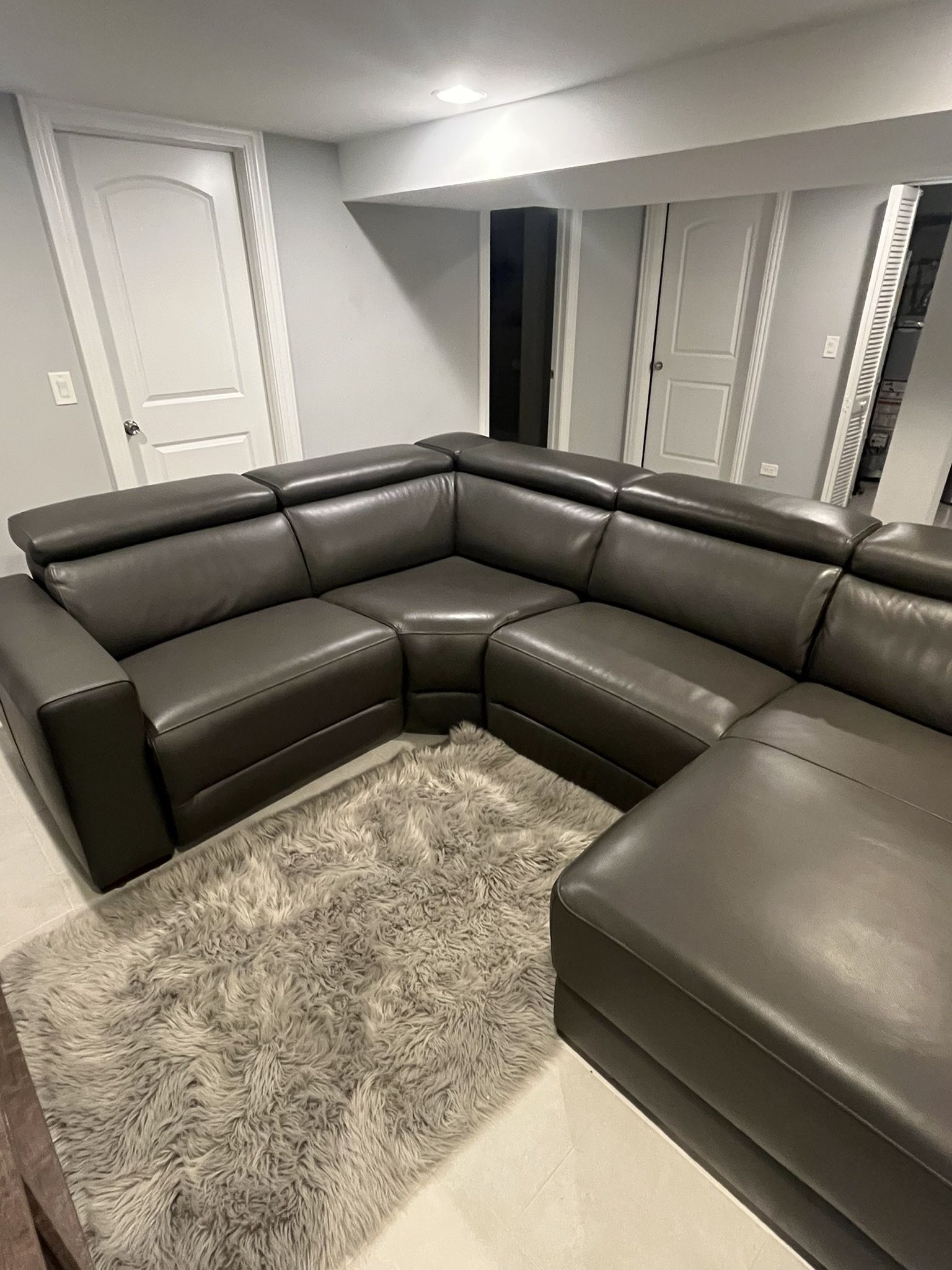 Leather Couch With 2 Power Reclining Seats