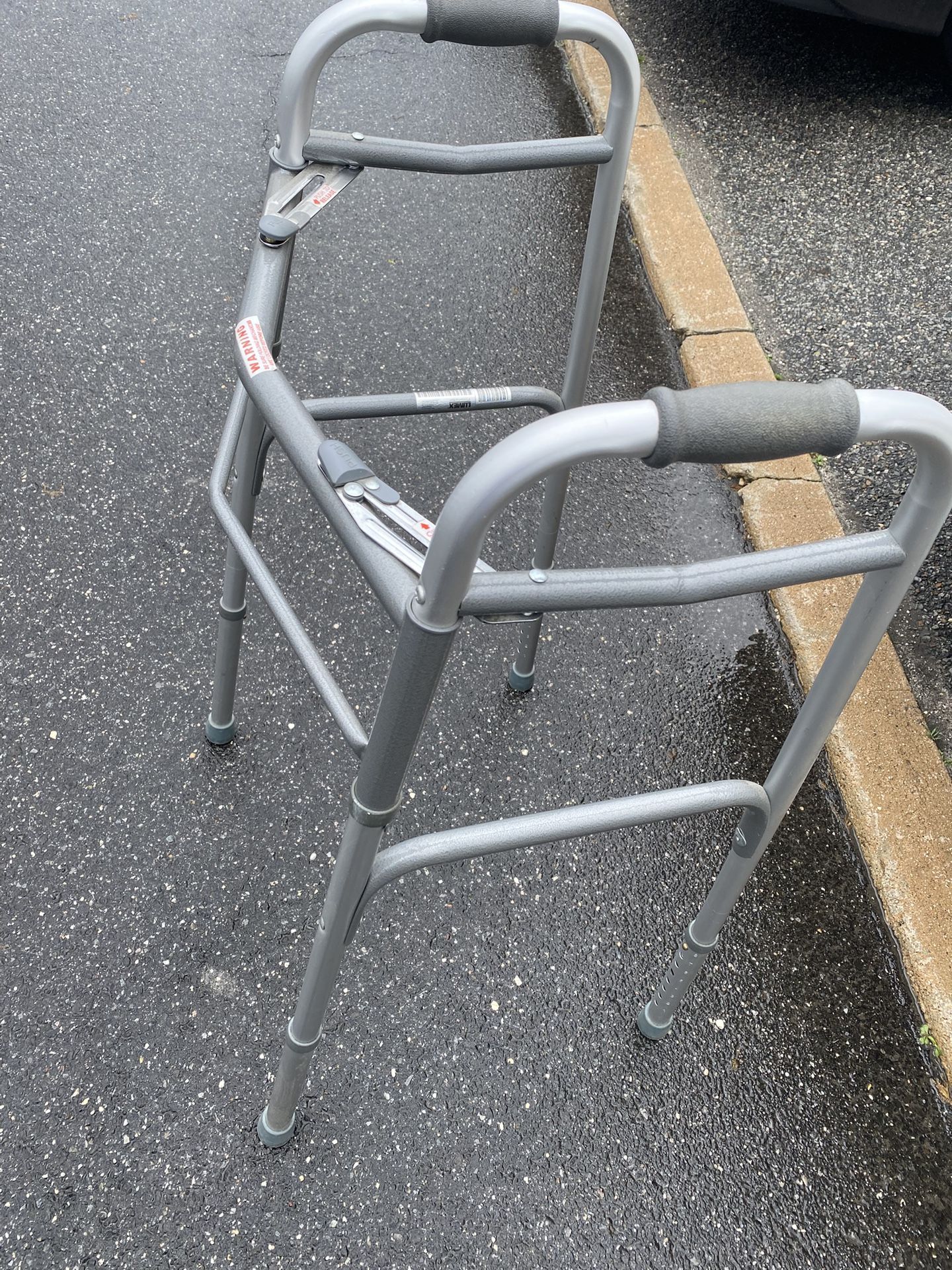 Aluminum Folding Walker