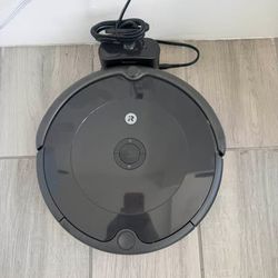 iRobot Roomba 692 Robot Vacuum