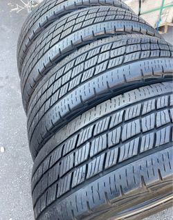 275/65/20 Toyo set de Tires con 80% de Vida las 4