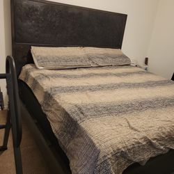 Ashley furniture king sized panel bed