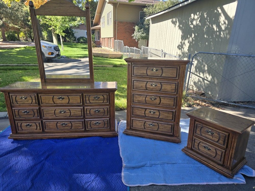 Vintage MCM Bedroom Set