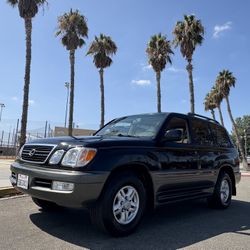 Selling a 1 owner Garage capt    LX 470 It’s in excellent condition  V8 4X4   $14.900