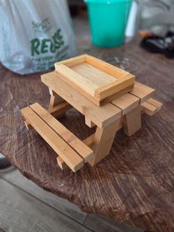 Bird feeder mini picnic table