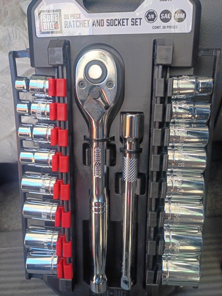 20 Piece Ratchet And Socket Set 3/8