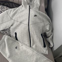 Nike Tech Fleece 