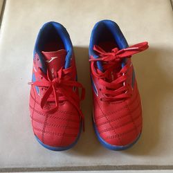 Soccer Shoes Size 10 (kids)