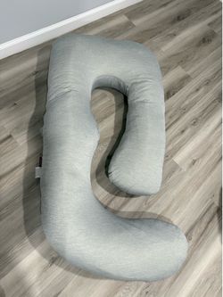 U shaped pregnancy pillow