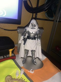 Emperor Doom Marvel Legend