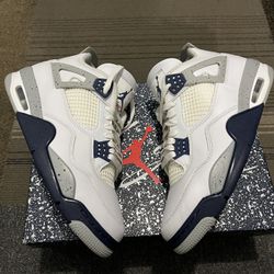 Size 10.5 - Jordan 4 Retro Mid Midnight Navy