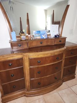 Bedroom  set 5 pieces solid wood.