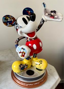 Bradford Exchange Disney Mickey Mouse's Magical Moments Sculpture