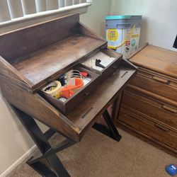 Foldable Desk with Metal Base 