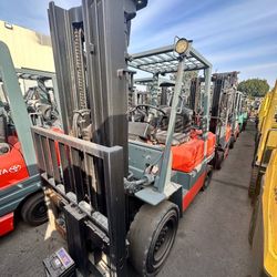 Toyota M5 Forklift 3 Stages Pneumatic 7000 Lbs 