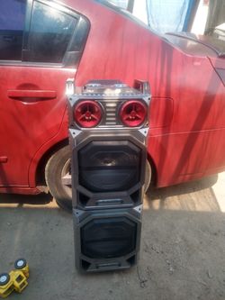 Bluetooth speaker and scratch