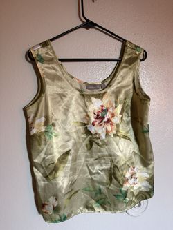 silk flower design top M