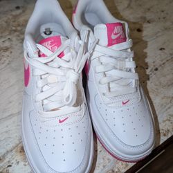 Pink Nike AIR Force 1