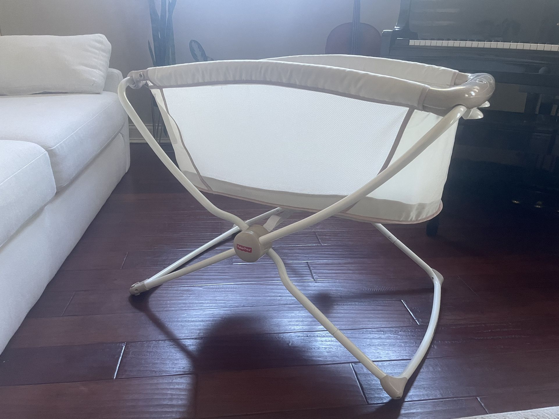 Fisher Price Baby Bedside Sleeper Bassinet