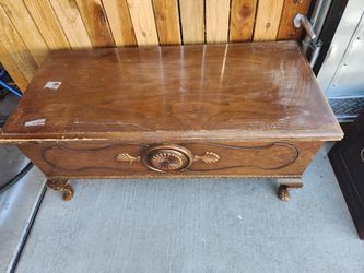 ANTIQUE  CEADER CHEST 